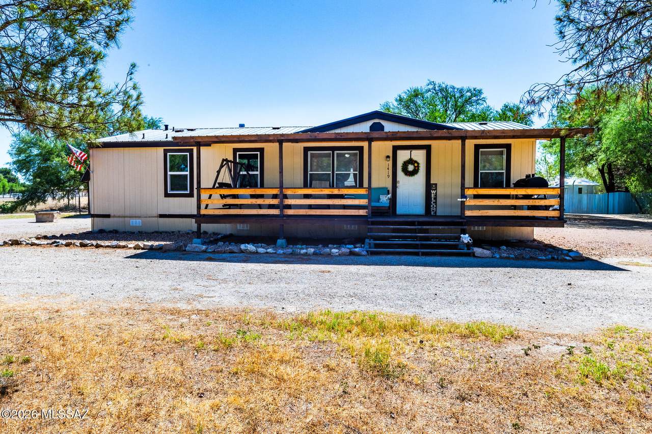 1419 Cottonwood Lane - Photo 1