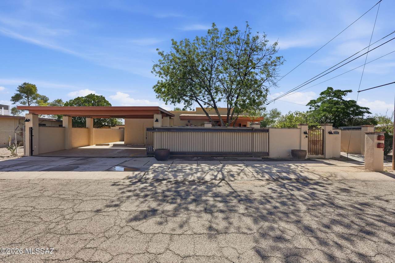 724 Seminole Avenue - Photo 1