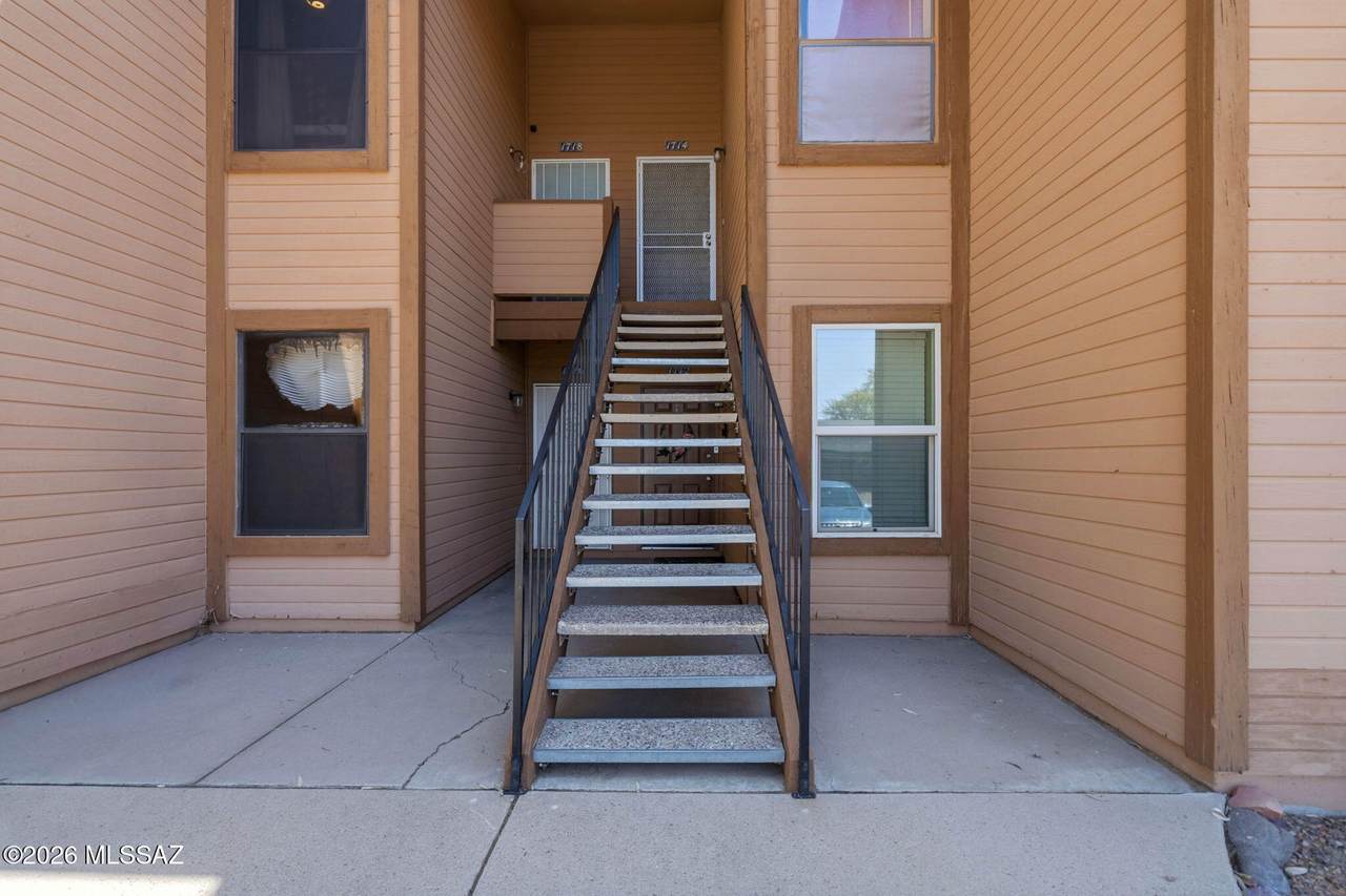 1718 Park Wood Lane - Photo 1