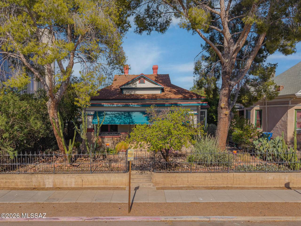 215 5th Avenue - Photo 1