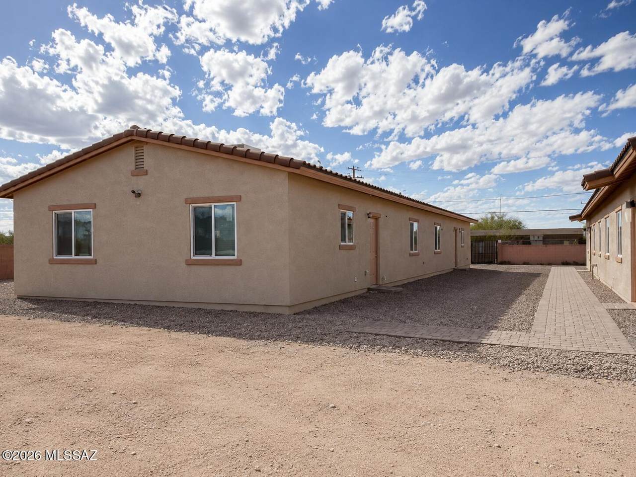 1452 Cherry Avenue - Photo 1