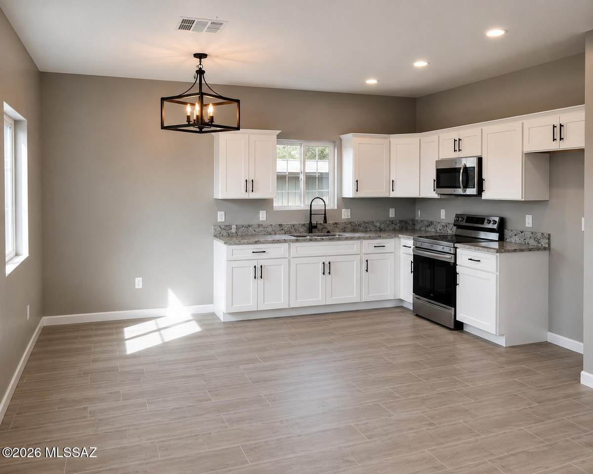 1446 Cherry Avenue - Photo 1