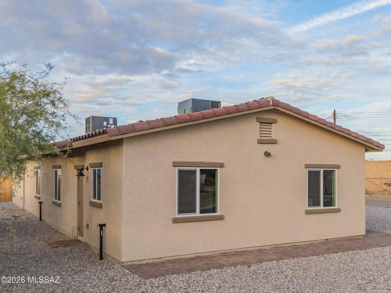 https://bt-photos.global.ssl.fastly.net/tucson/1280_boomver_1_22617787-2.jpg