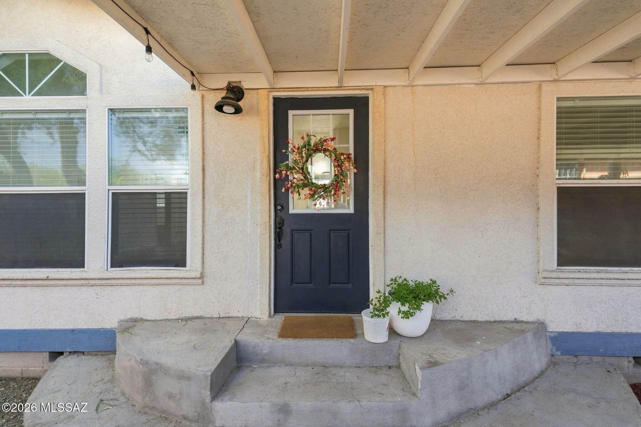 1449 Hualpai Road - Photo 1