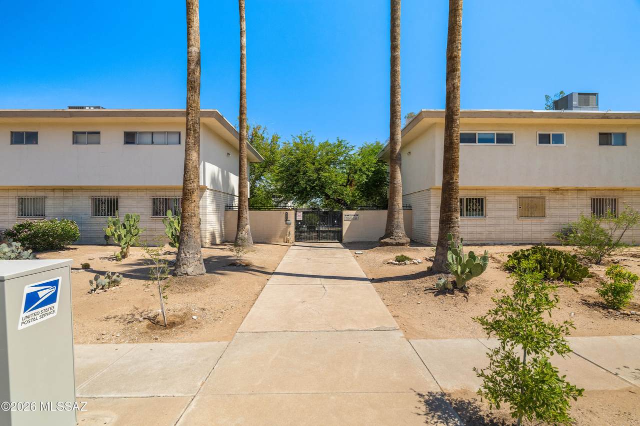 101 University Boulevard - Photo 1