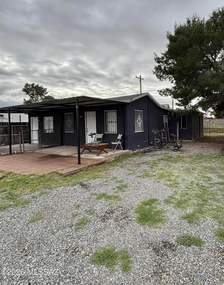 231 Illinois Street - Photo 1