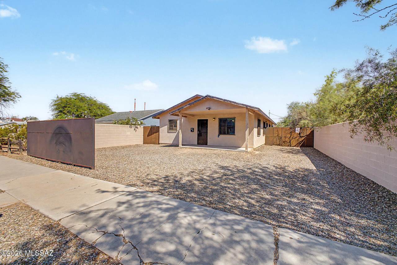 1311 10th Street - Photo 1