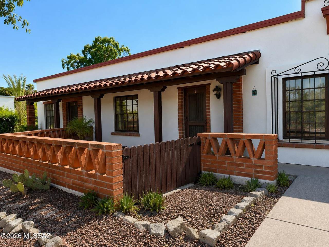 515 La Canada Drive - Photo 1