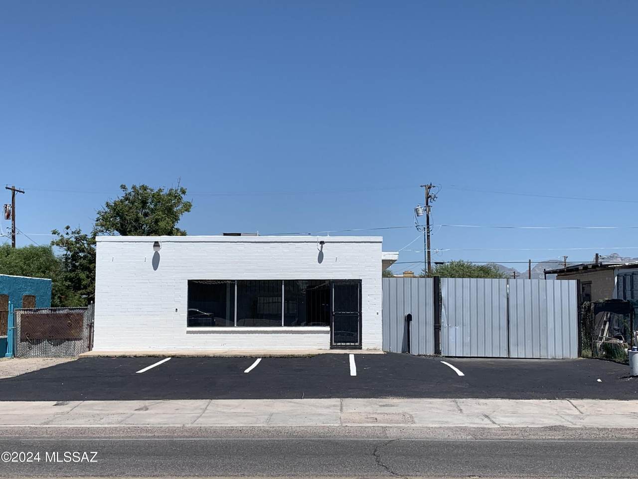 208 29th Street - Photo 1