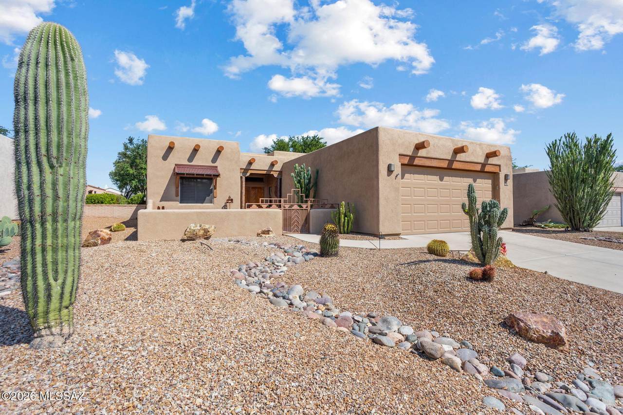 620 Greenview Place - Photo 1