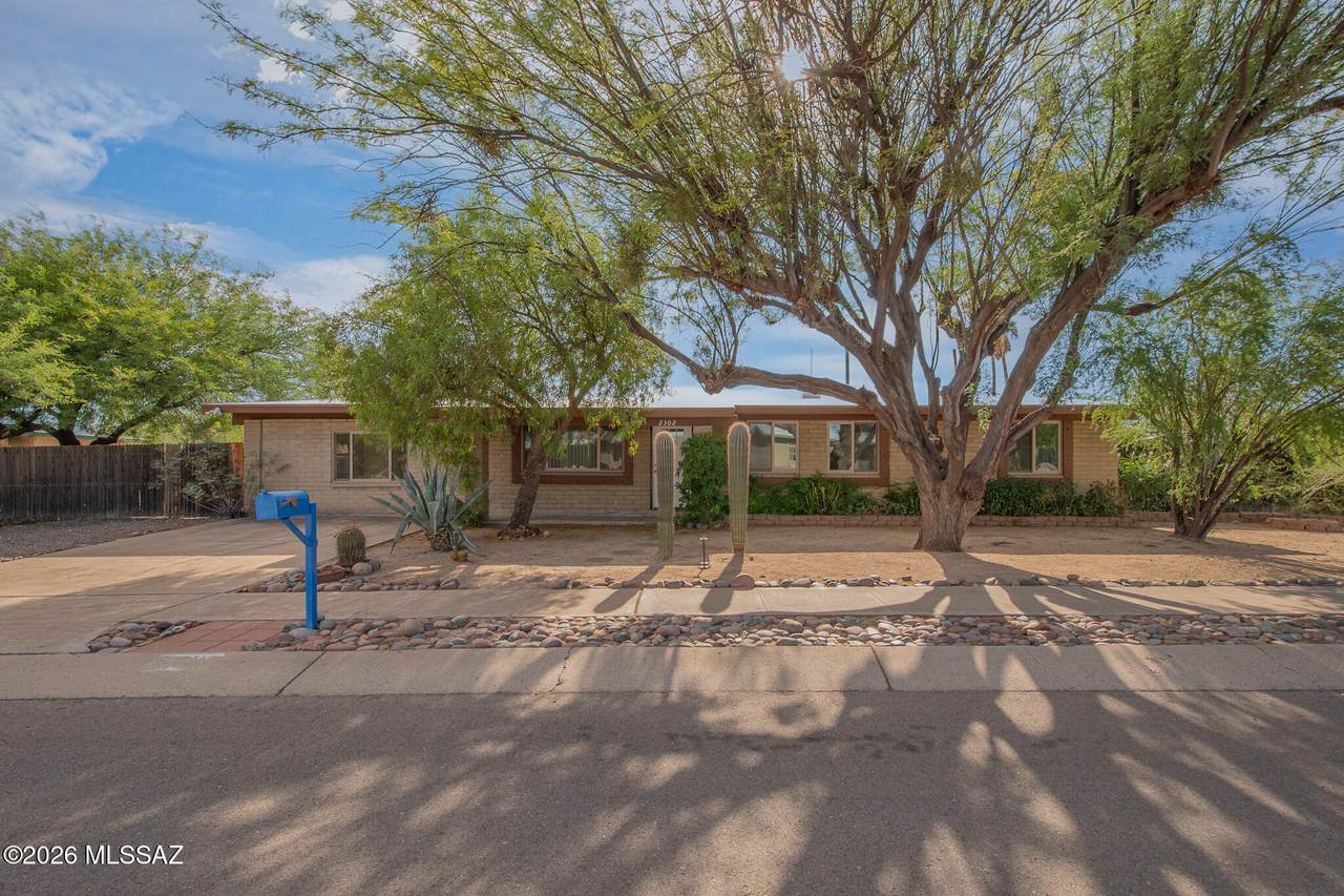2302 Sumaya Place - Photo 1