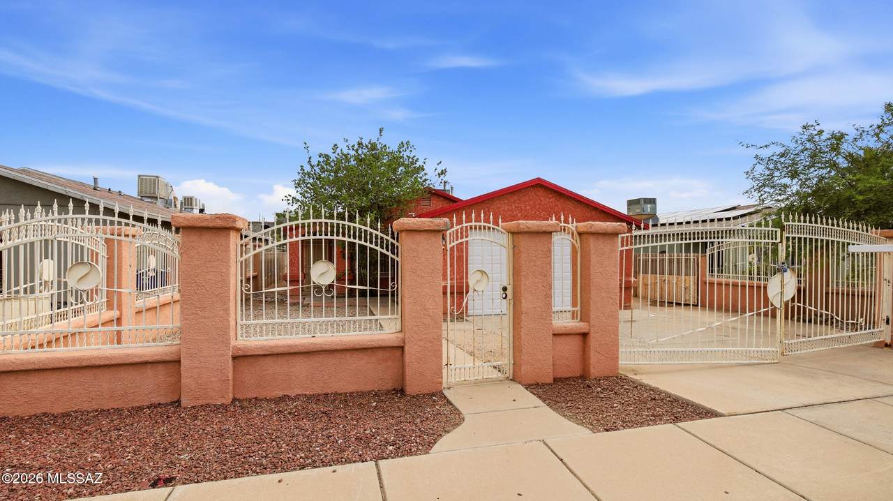 25 34th Street - Photo 1