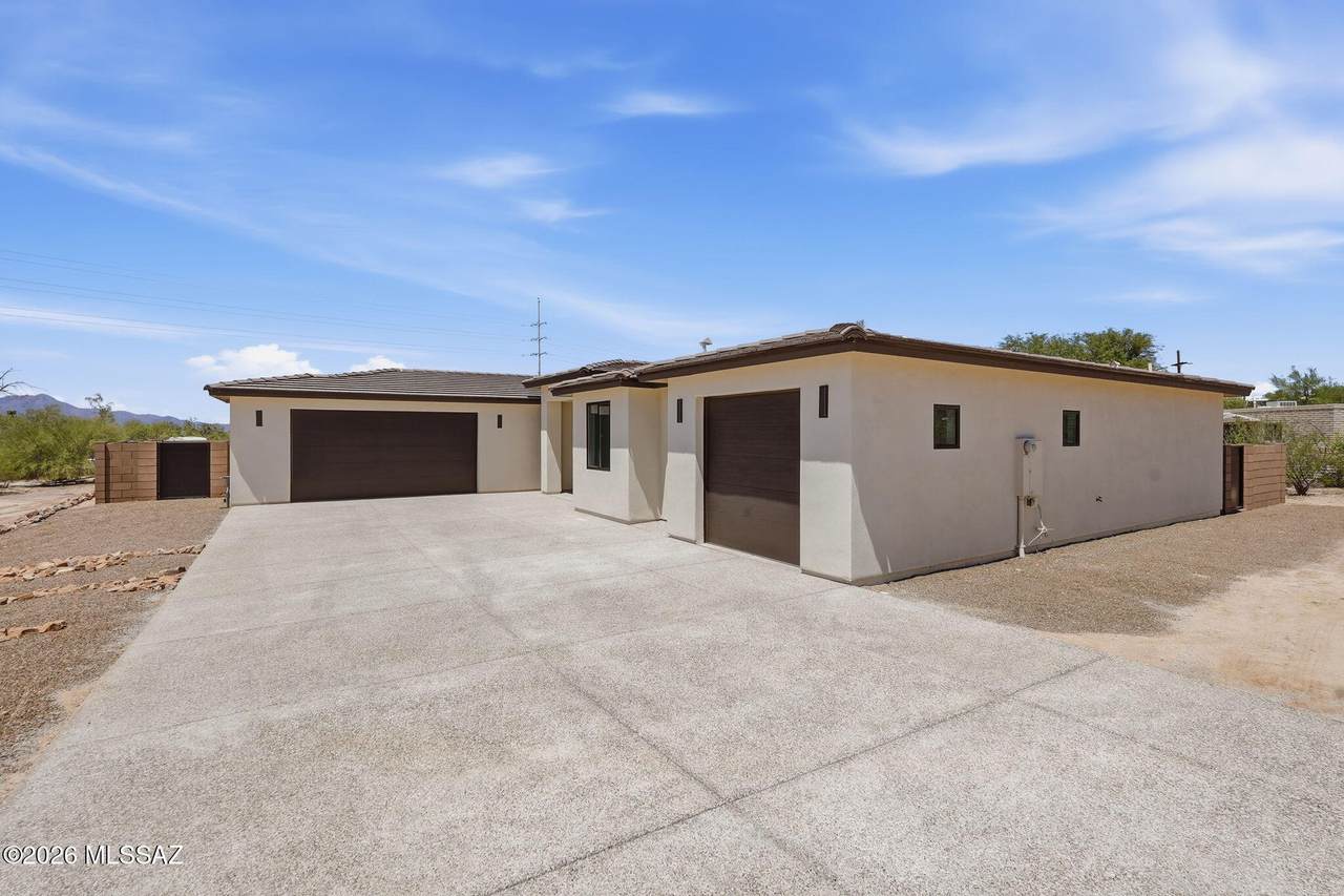 1042 Roller Coaster Road - Photo 1