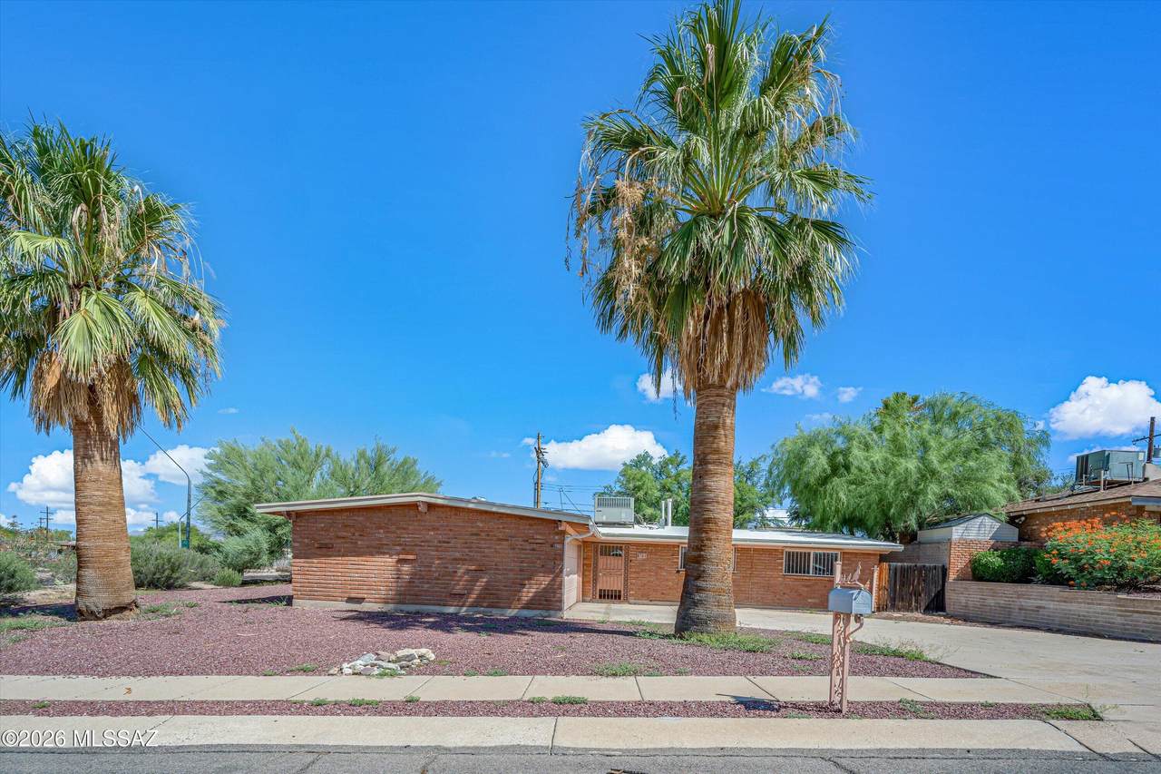 8701 Baker Street - Photo 1