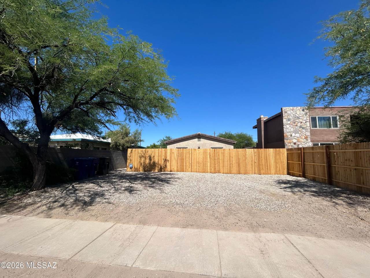 512 Cherokee Avenue - Photo 1