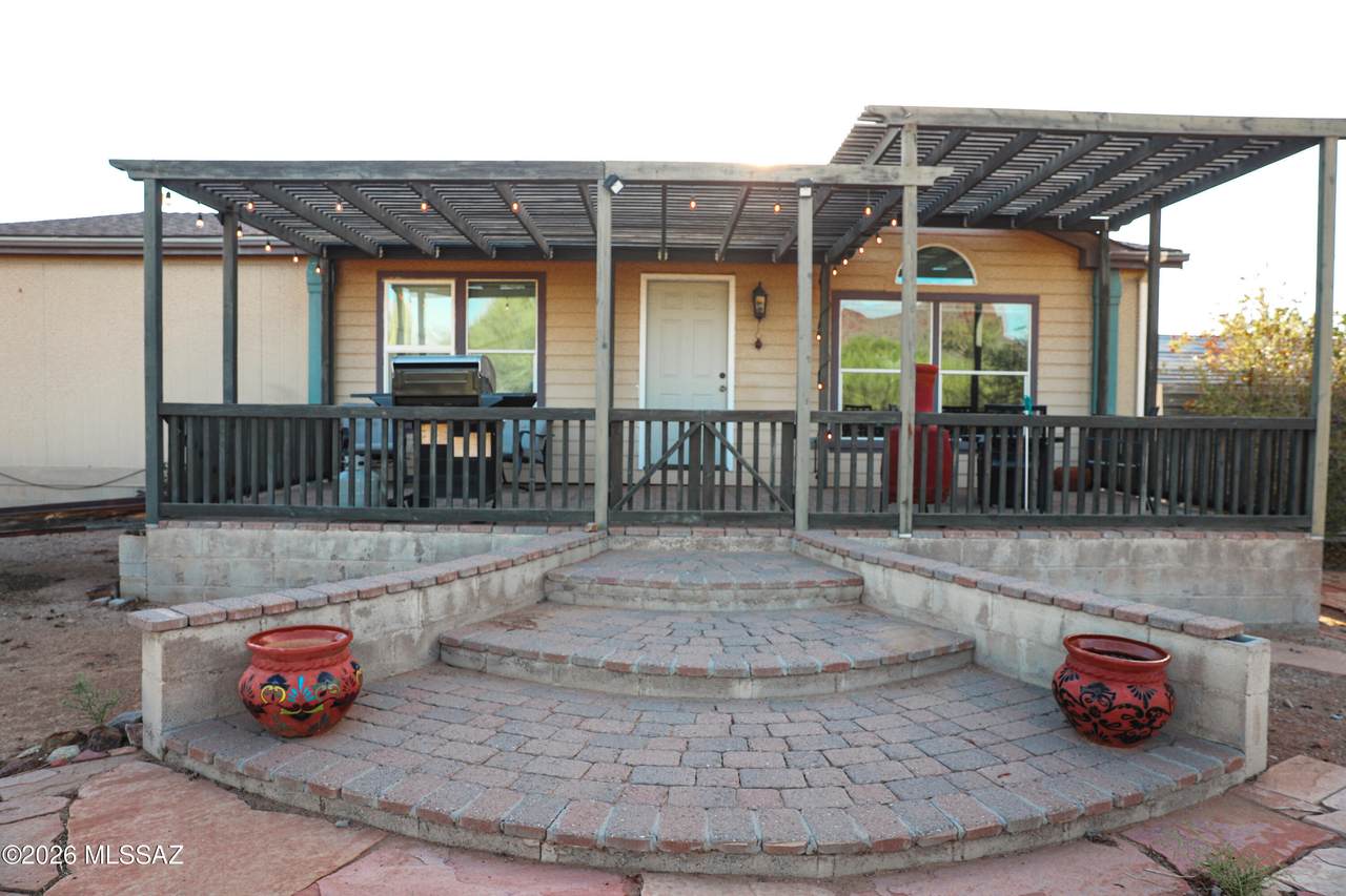 10844 Ina Road - Photo 1