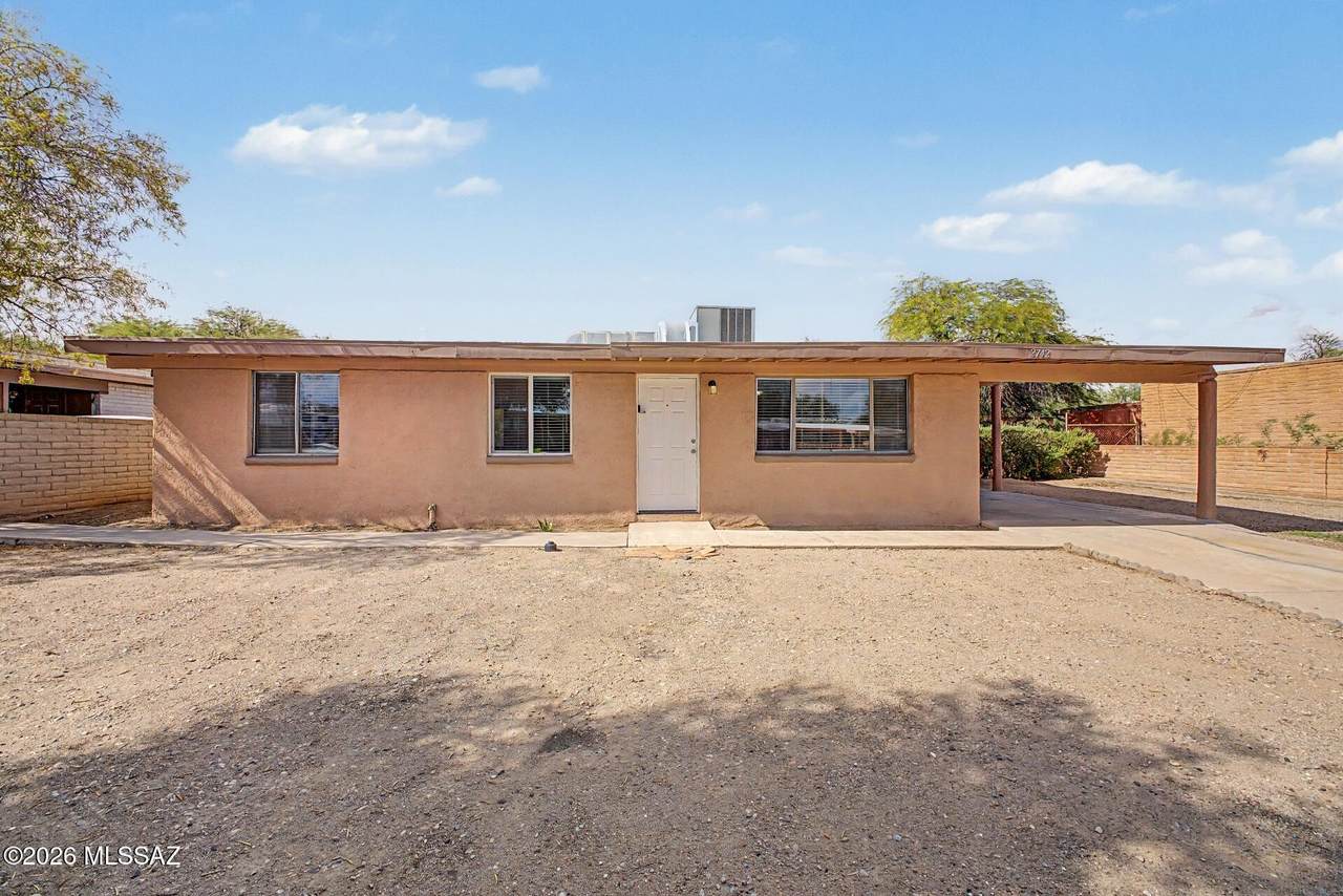 2742 Dakota Street - Photo 1