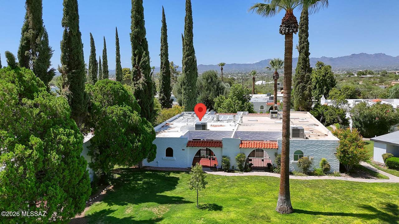 703 Las Lomitas Road - Photo 1