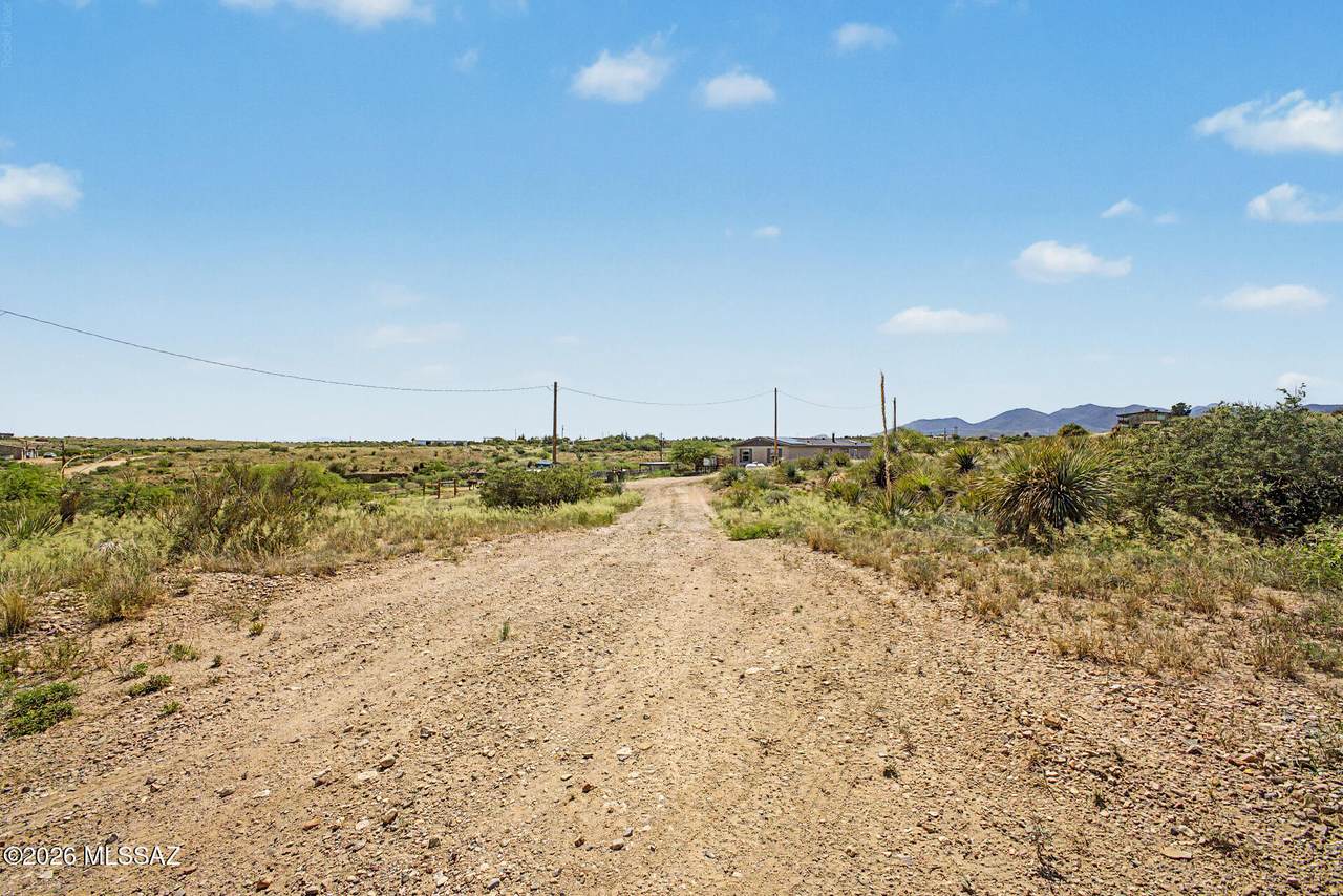 15701 Empire Road - Photo 1