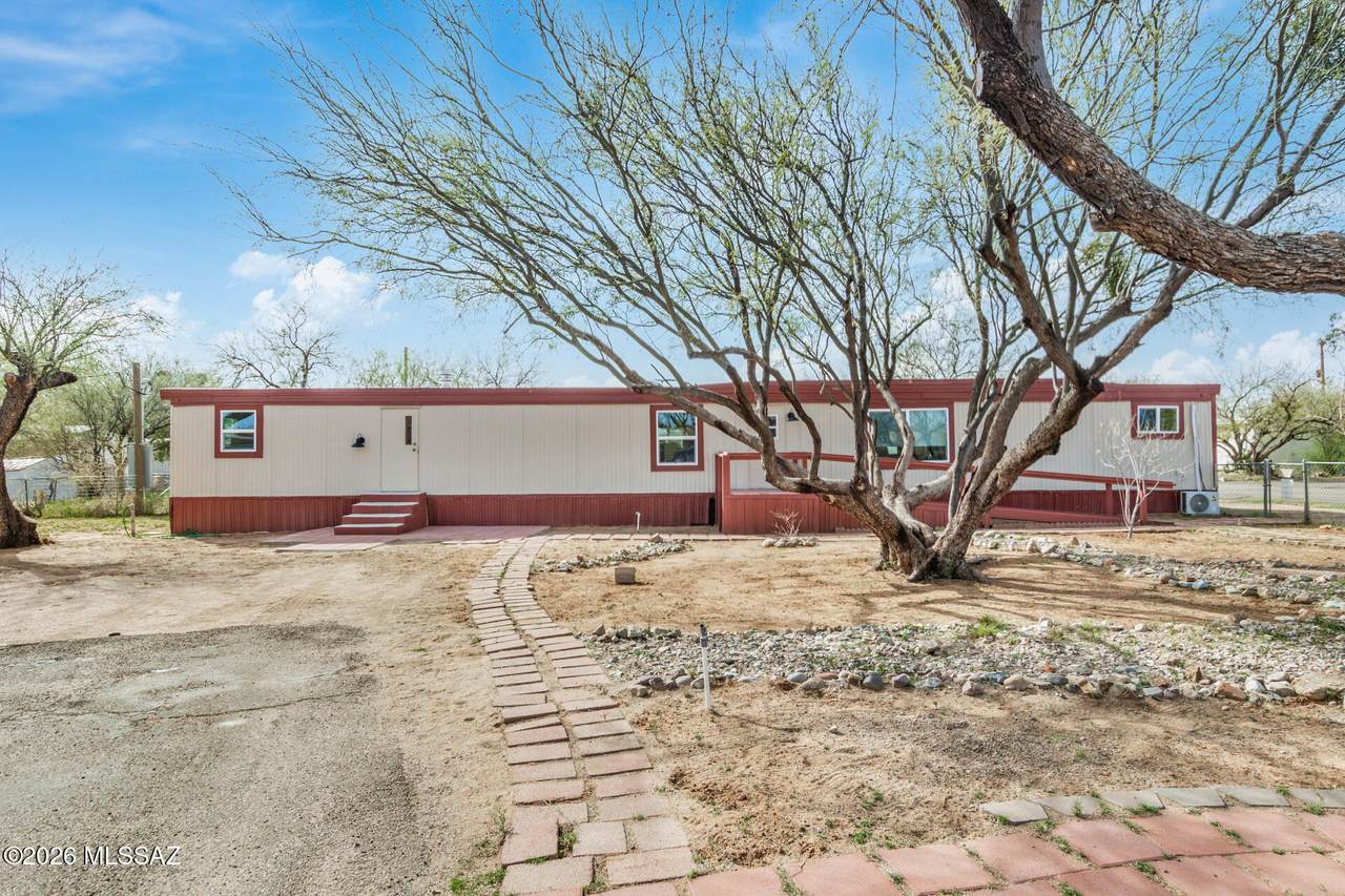 17111 Country Club Road - Photo 1