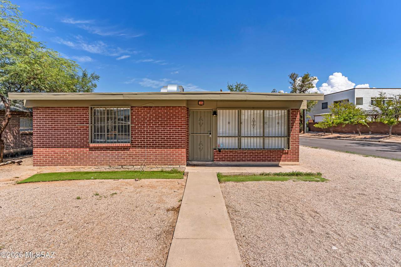847 Waverly Street - Photo 1