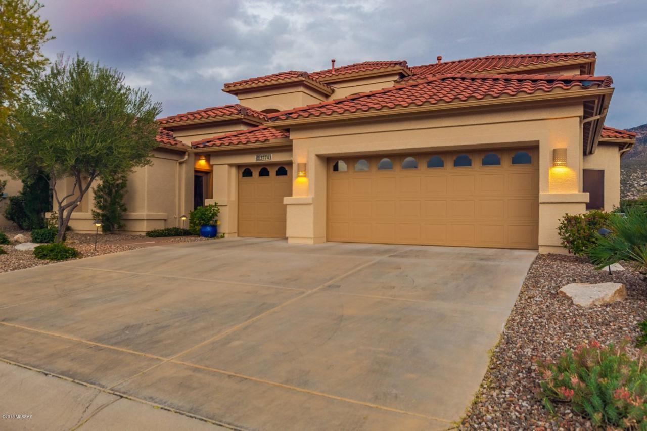 37741 Desert Sun Drive - Photo 1