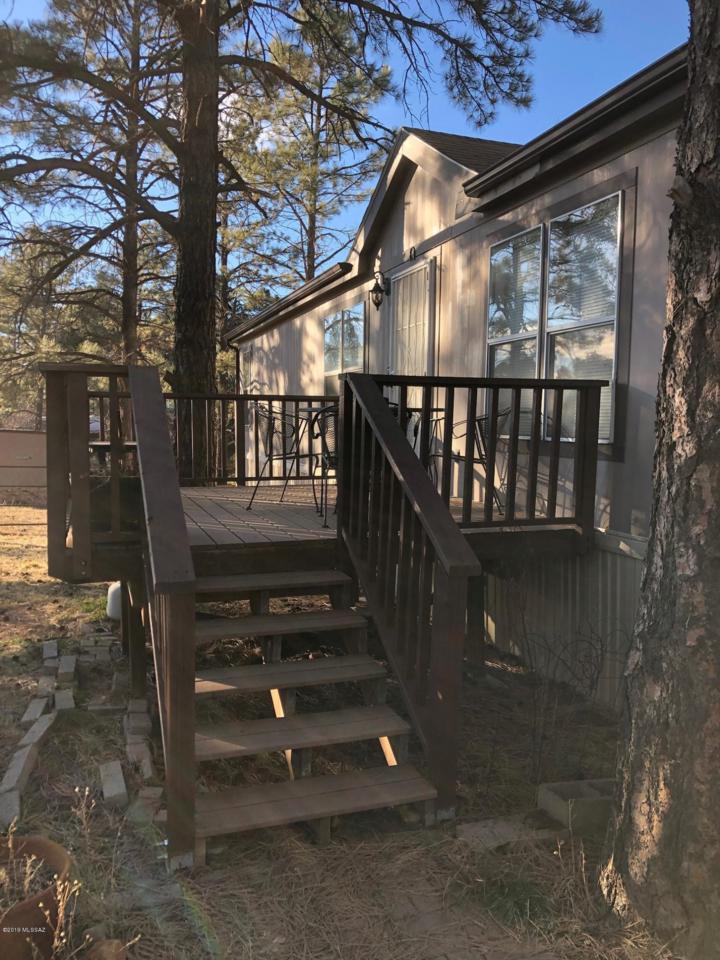 1098 Crestview Drive - Photo 1