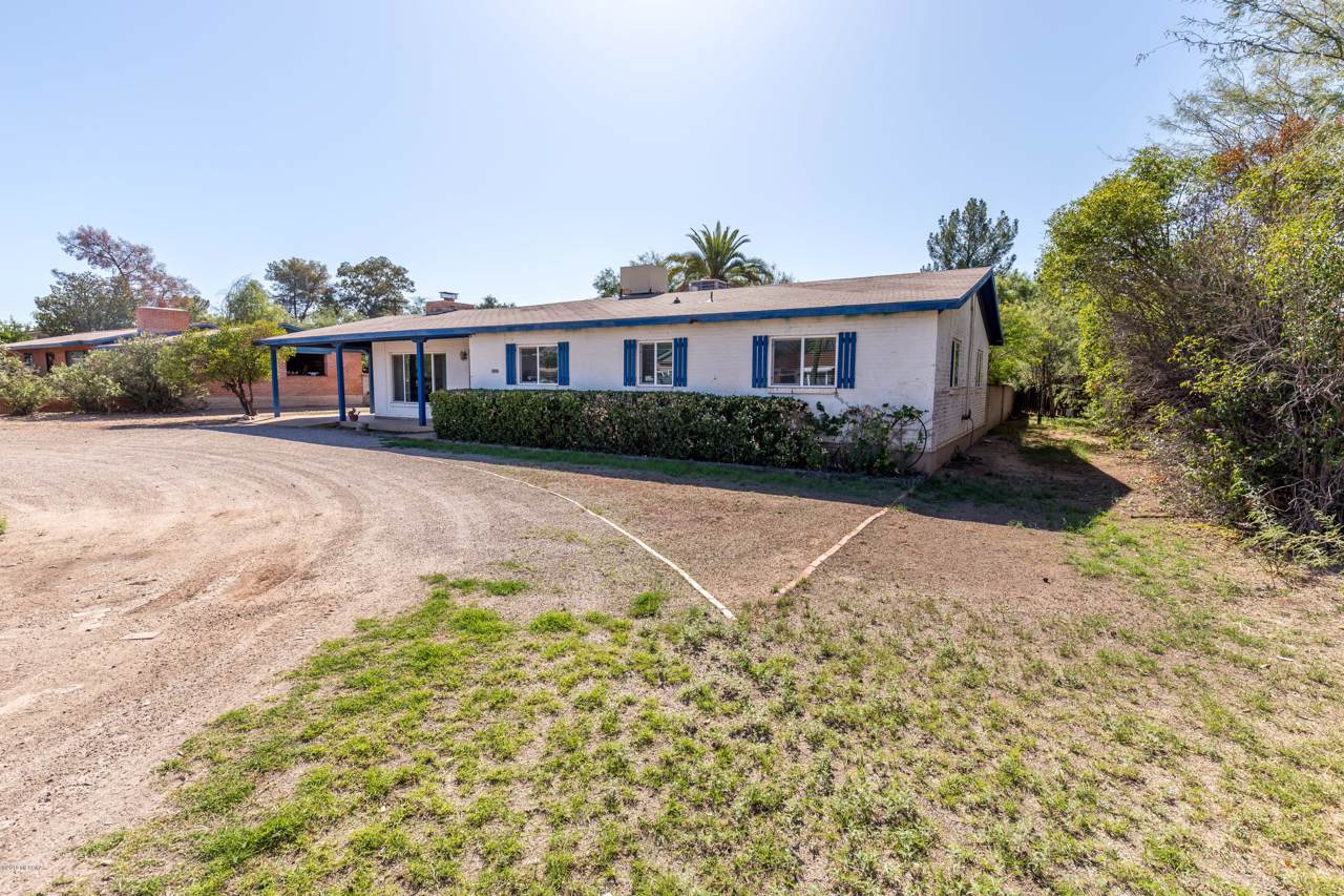 4202 5Th Street - Photo 1