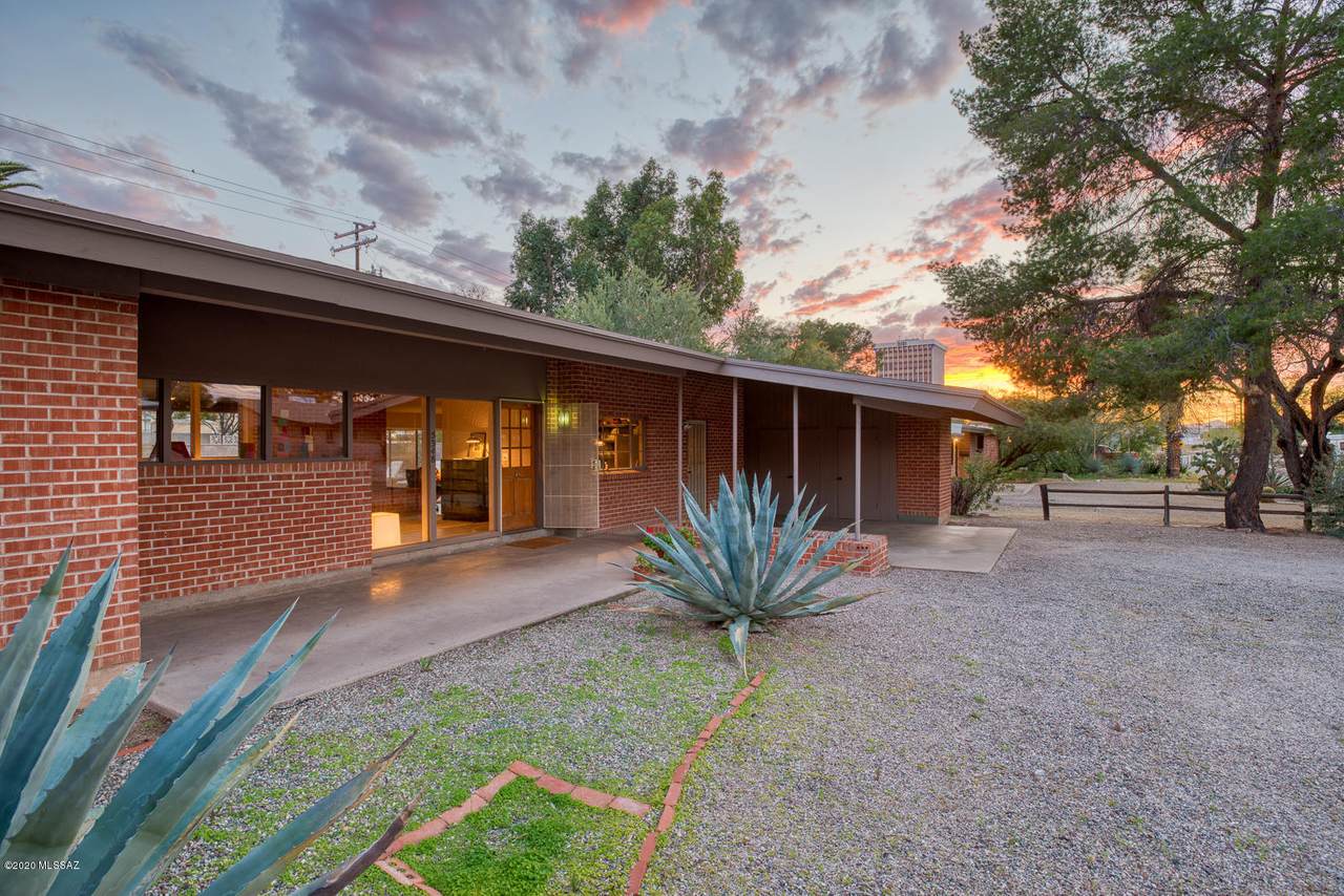 5348 10th Street - Photo 1