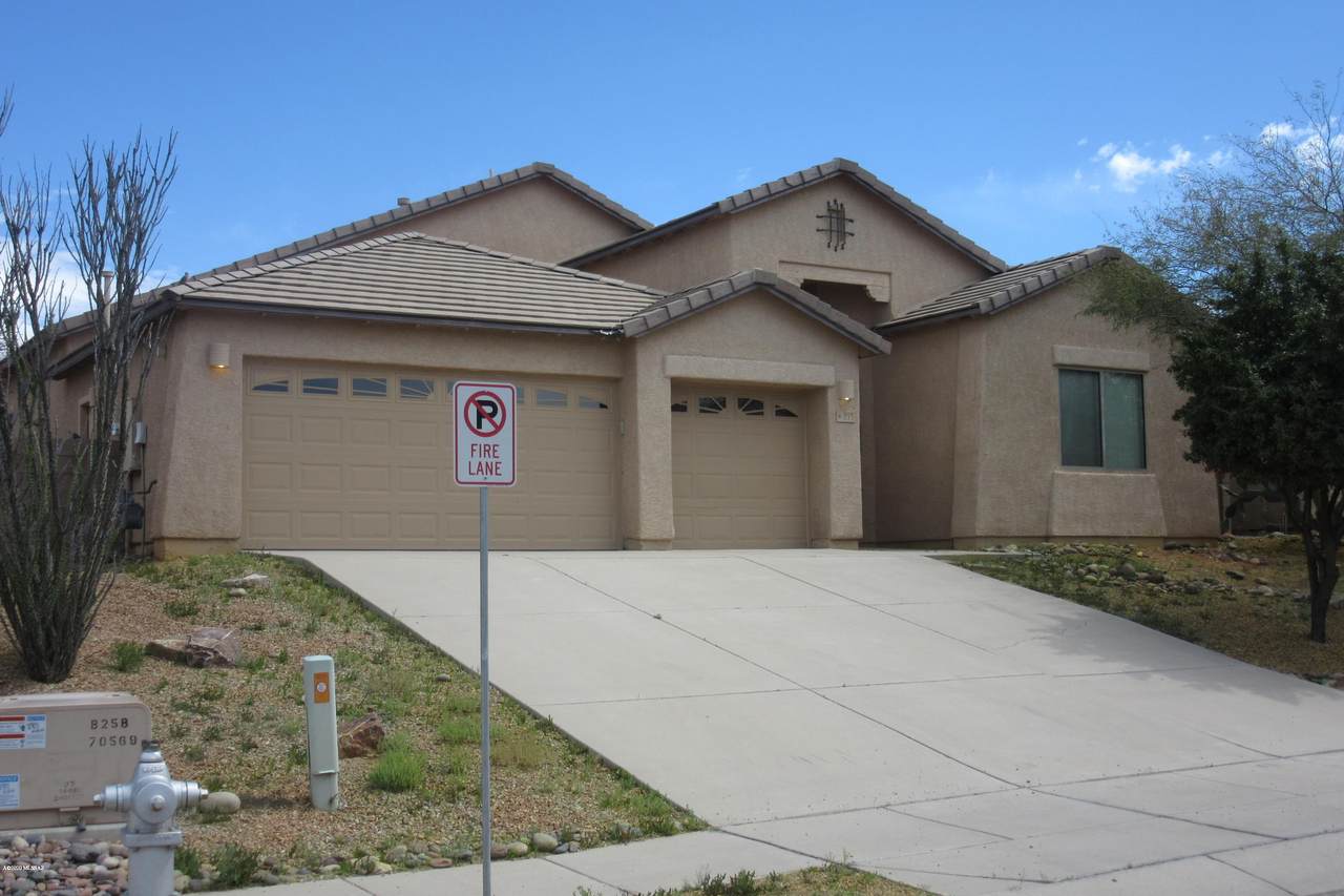 855 Willis Avenue - Photo 1
