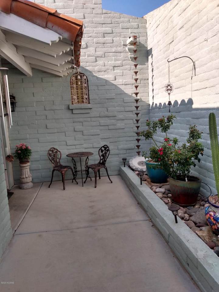 140 Brown Avenue - Photo 1