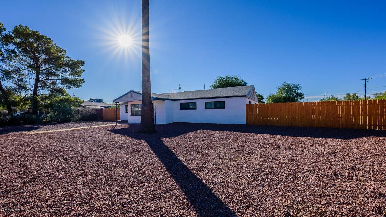 5302 Peach Street - Photo 1