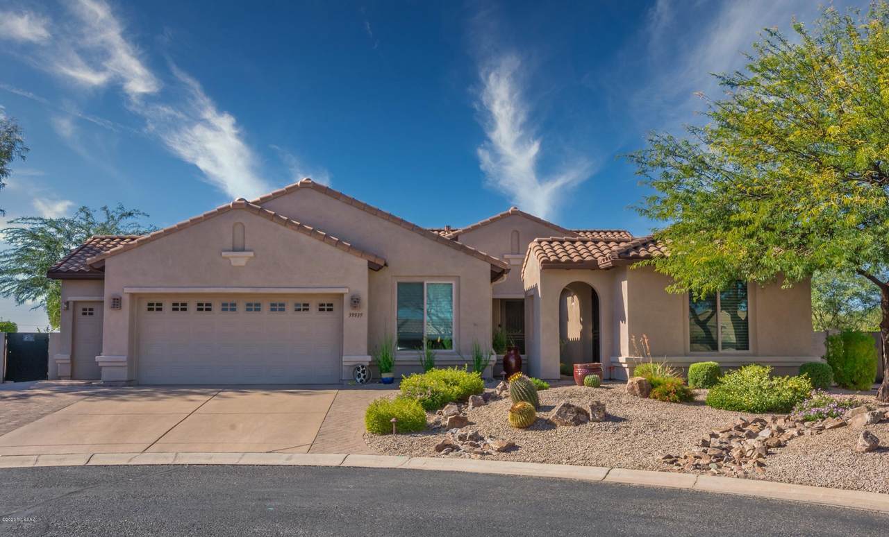 39939 Clubhouse Drive - Photo 1