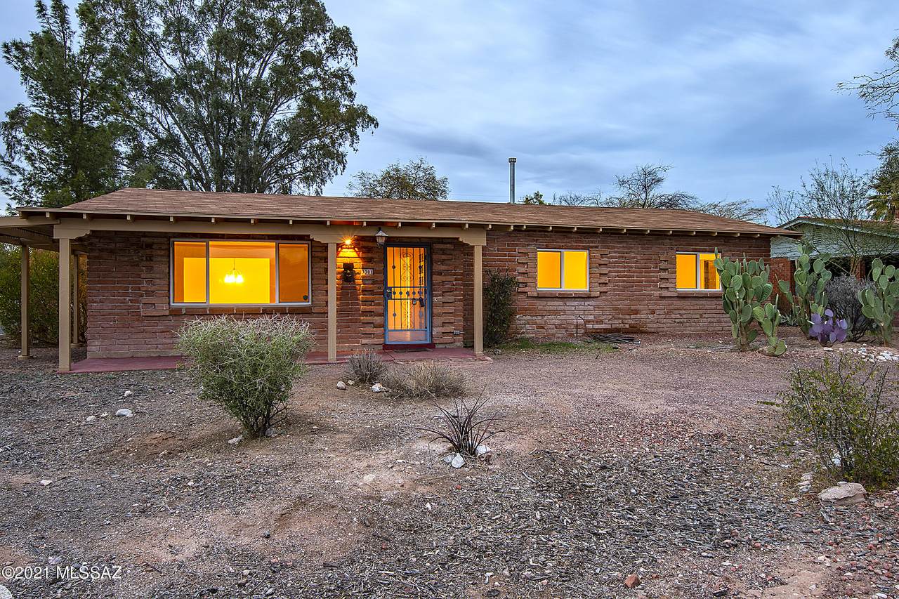 3301 Lester Street - Photo 1