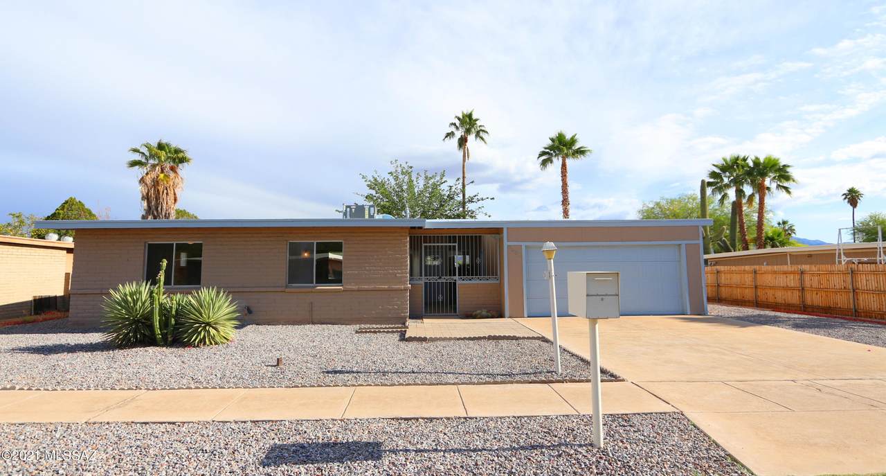 9301 8Th Street - Photo 1