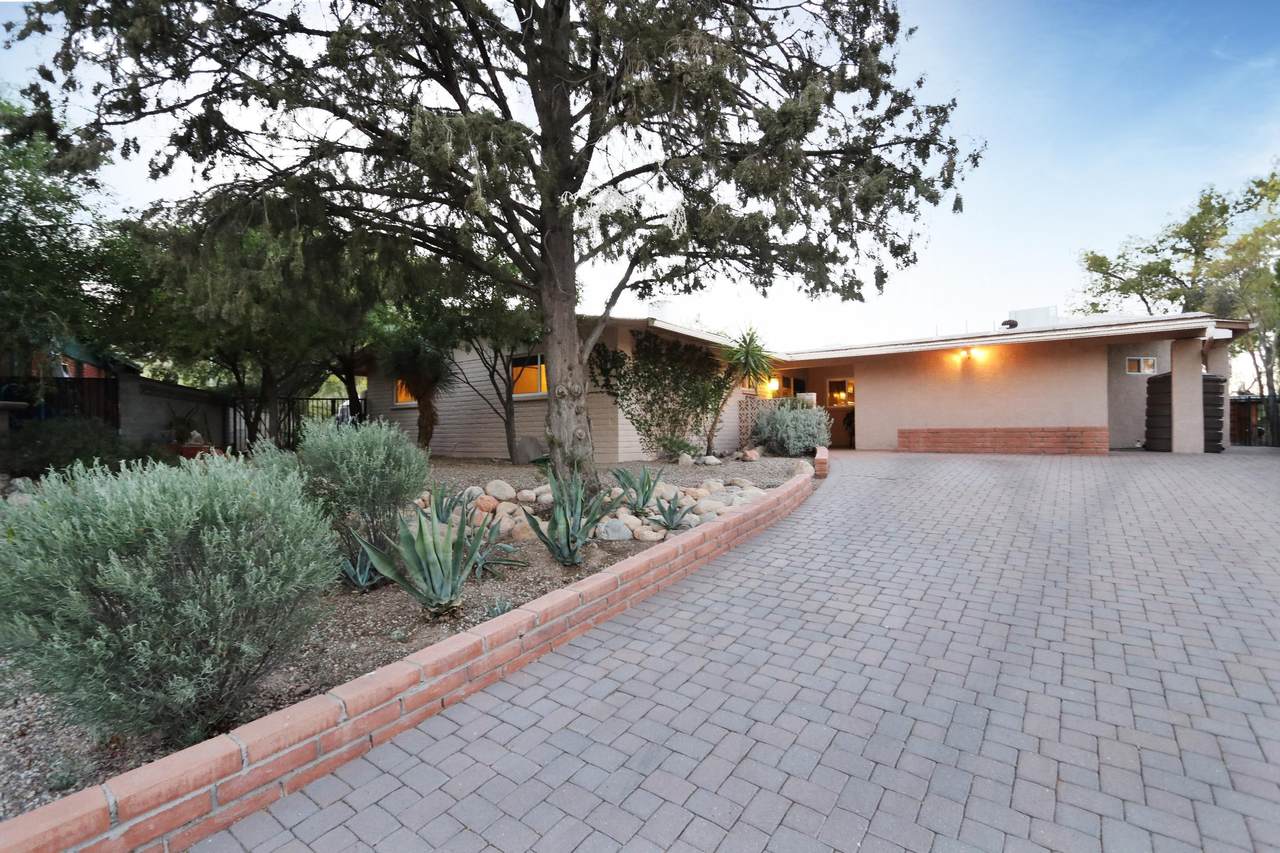 108 Carapan Place - Photo 1
