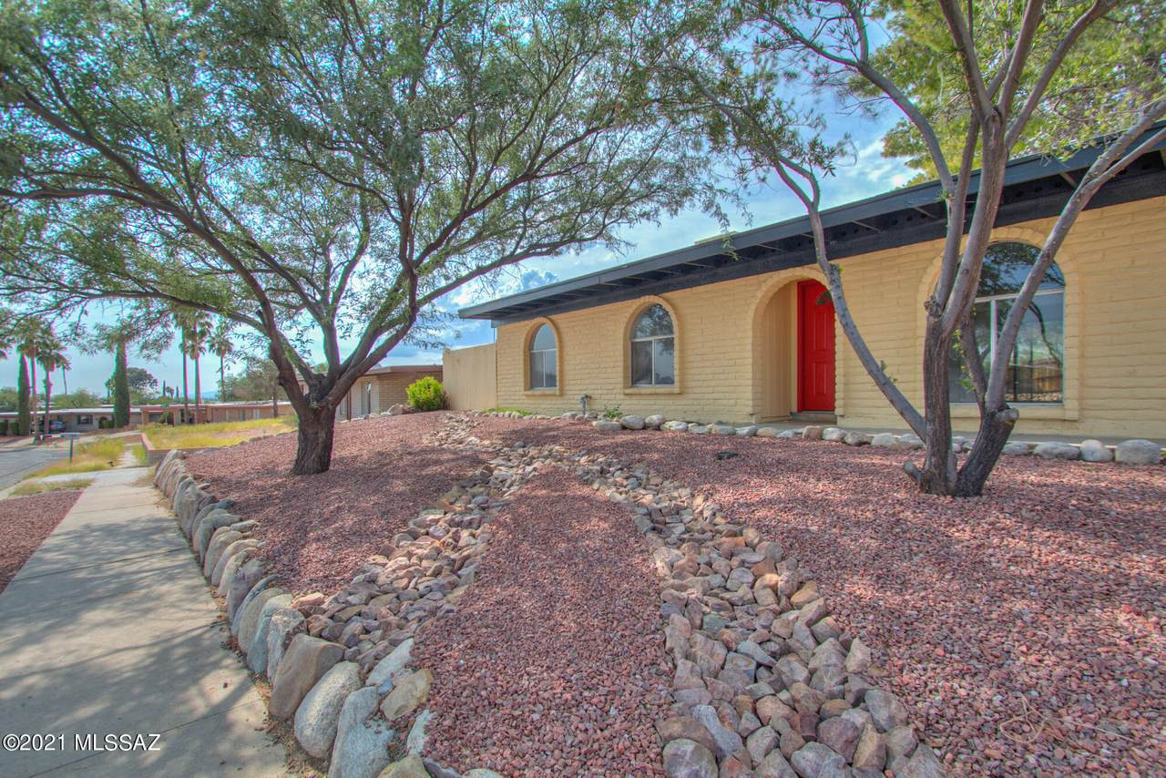 2912 Portia Avenue - Photo 1