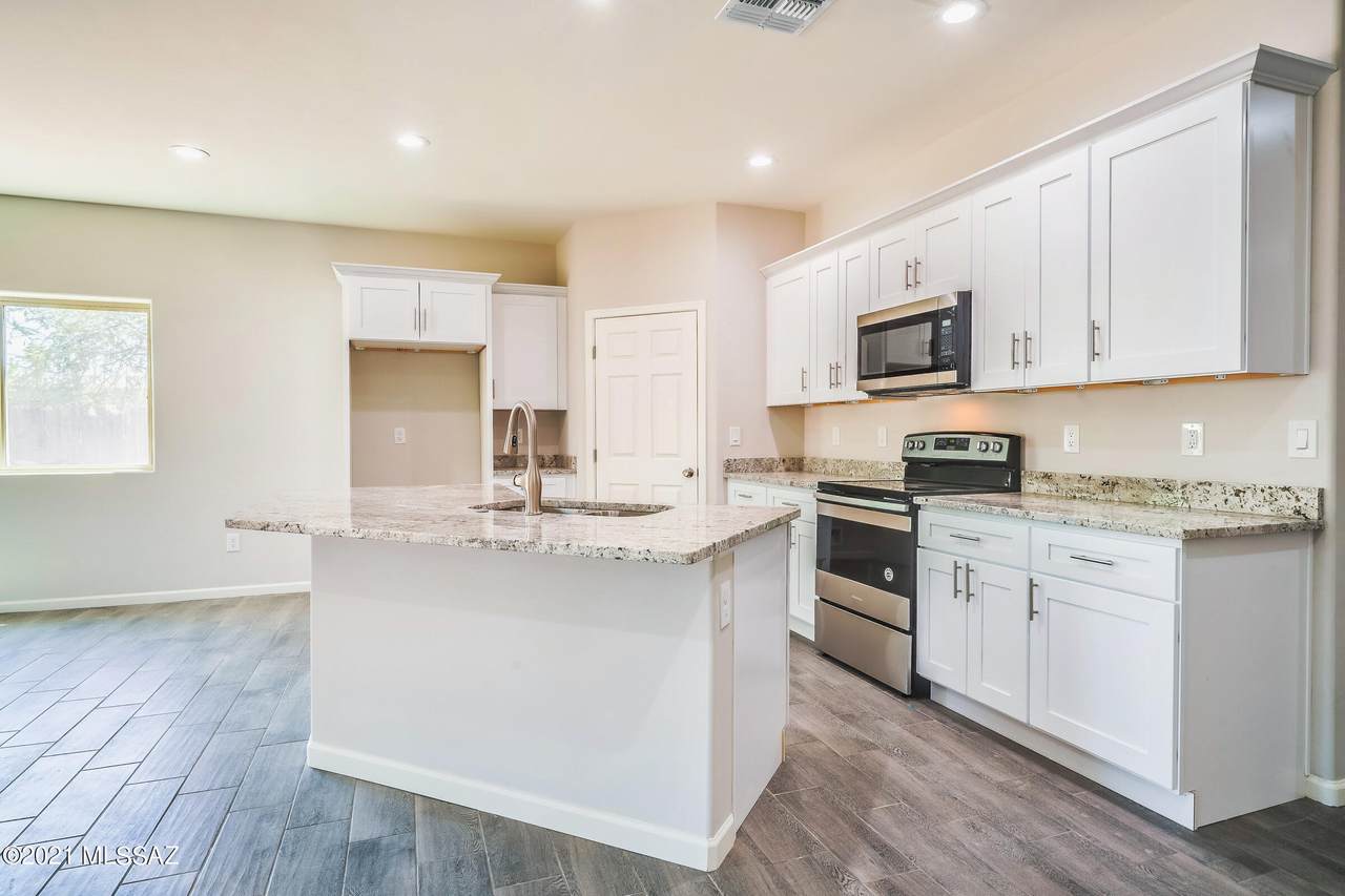 1941 Greenlee Road - Photo 1