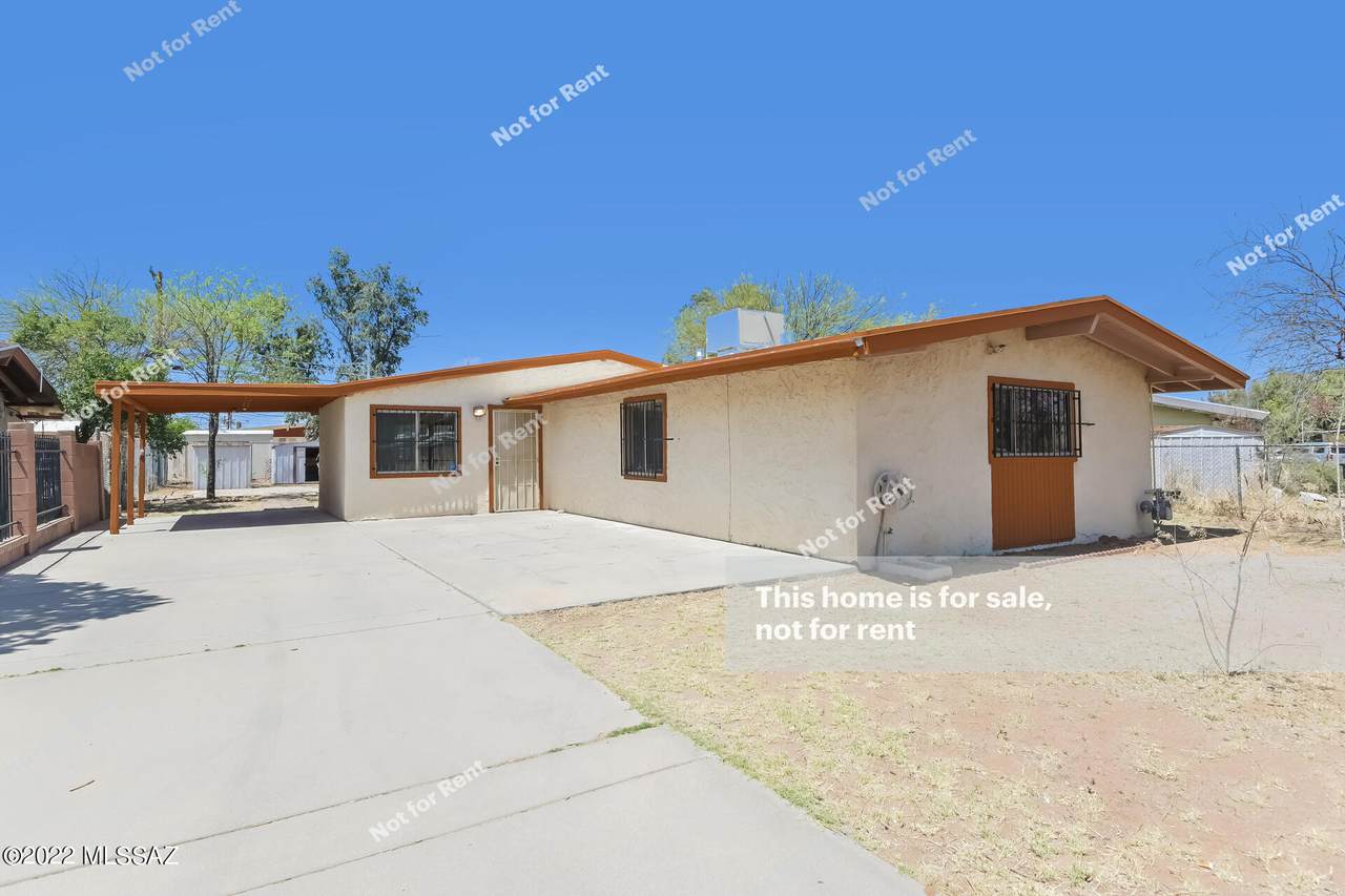 1902 Amalia Avenue - Photo 1