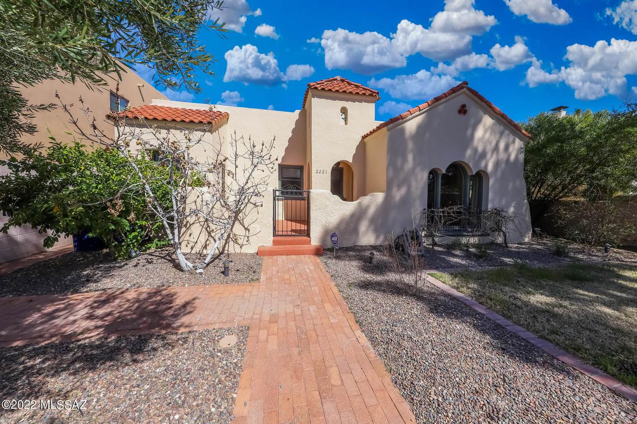 2221 1St Street - Photo 1