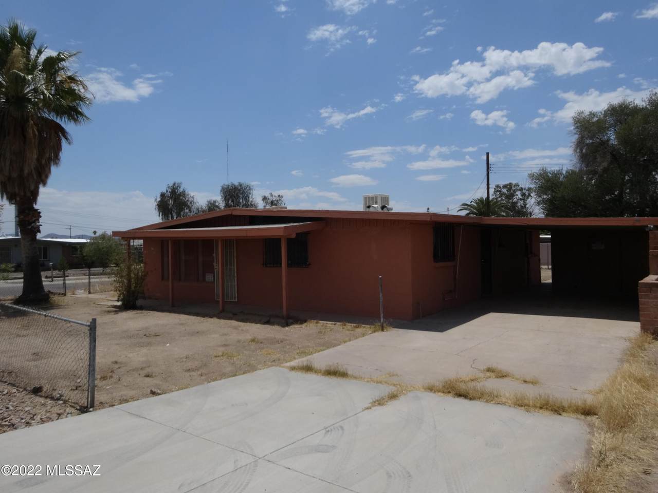 4901 La Cholla Boulevard - Photo 1