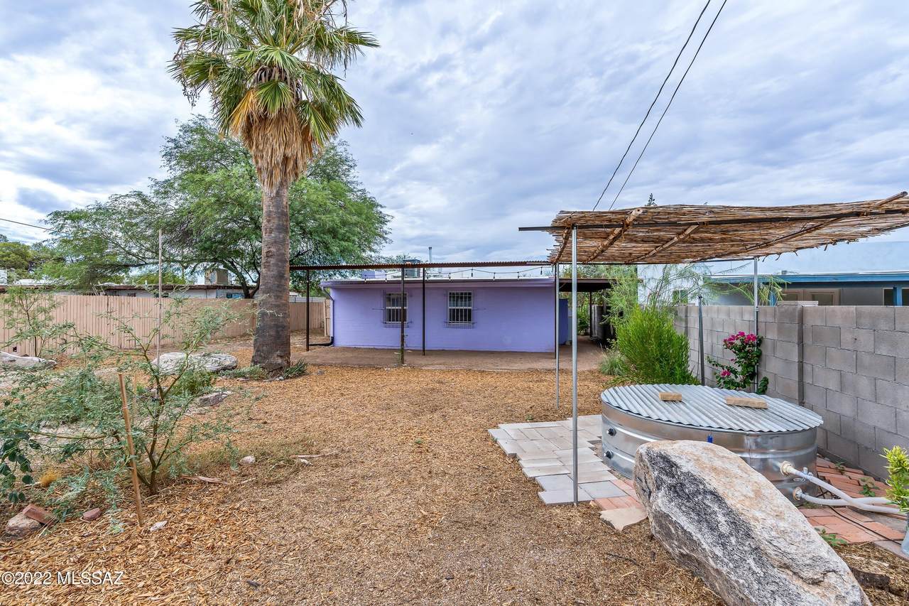 433 Waverly Street - Photo 1
