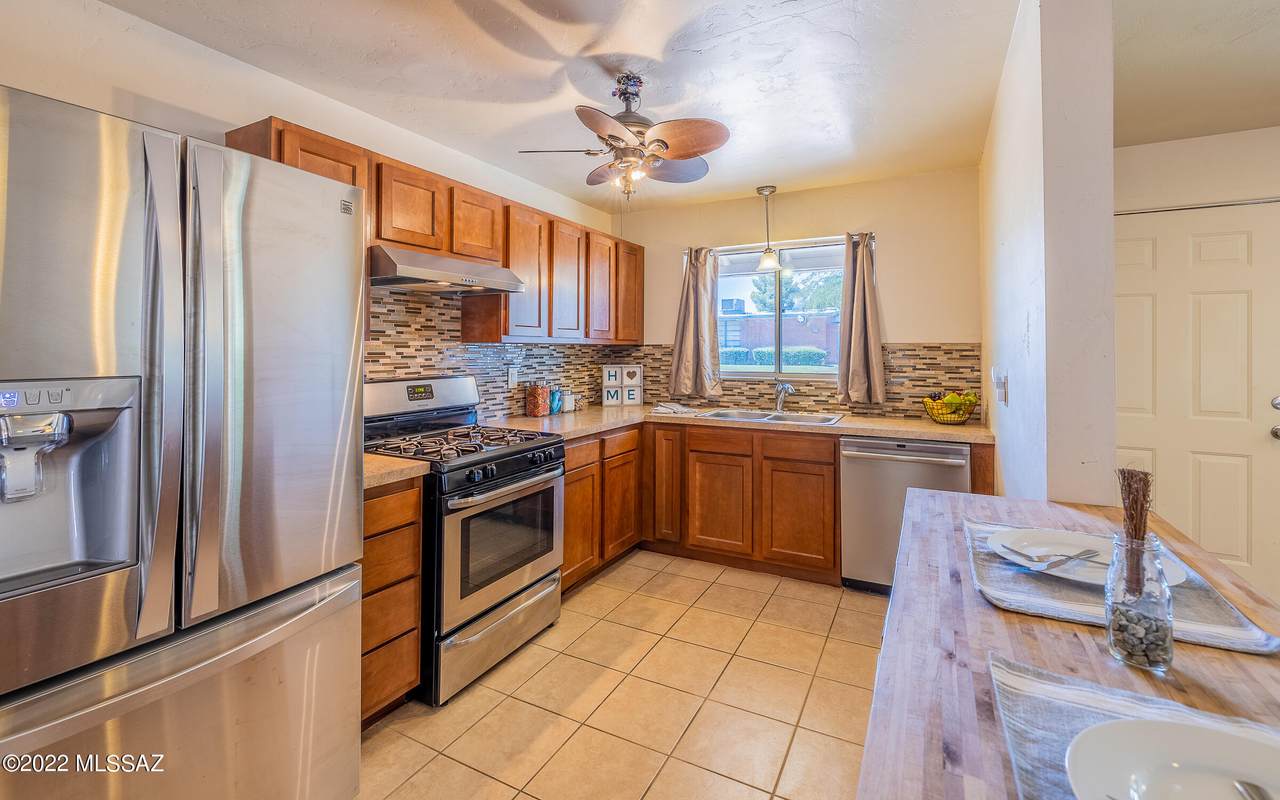 1809 Avenida Del Sol - Photo 1