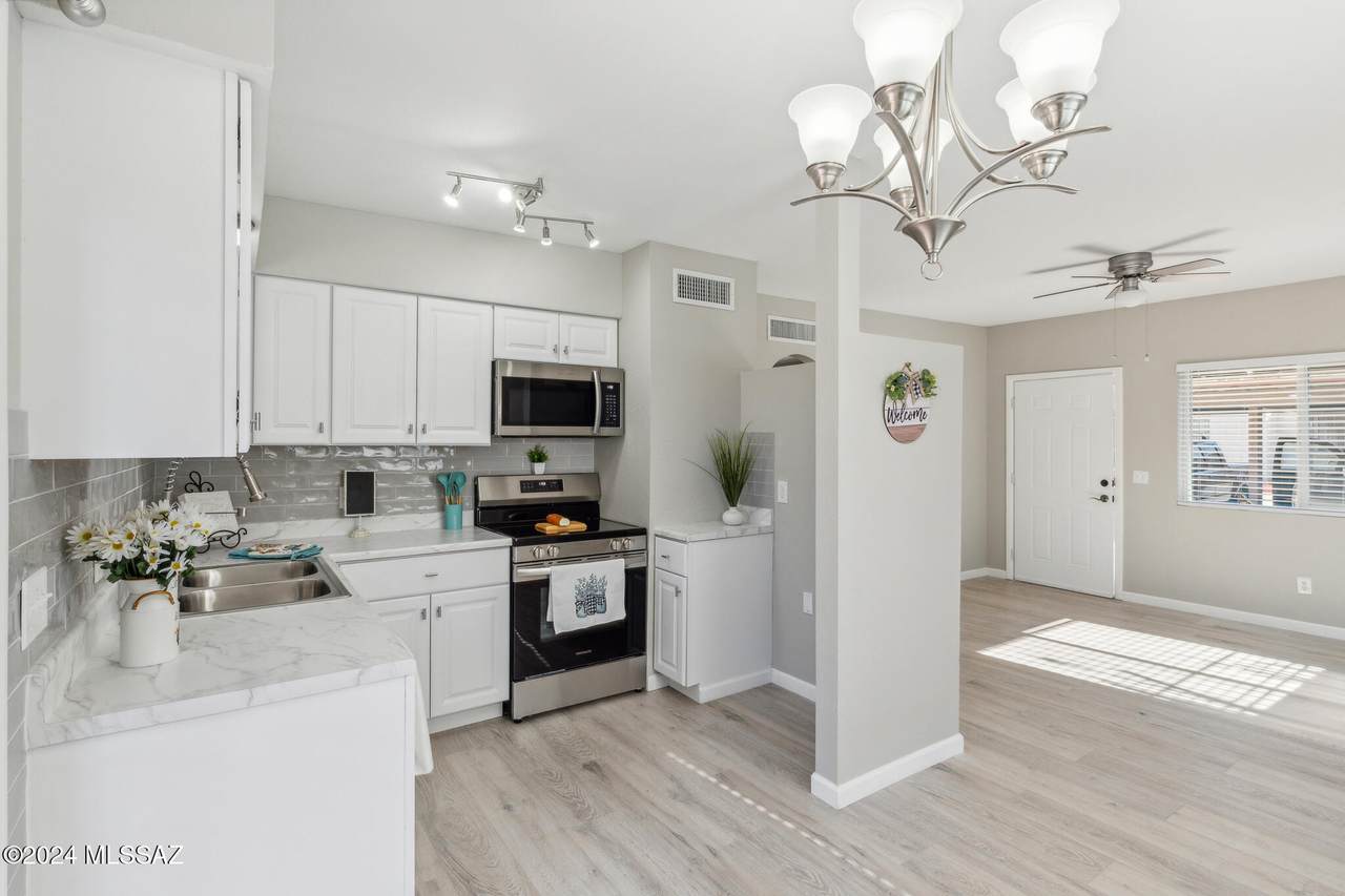 211 Roger Road - Photo 1