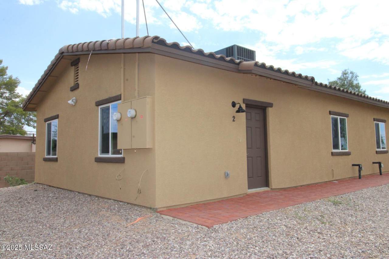 433 Navajo Road - Photo 1