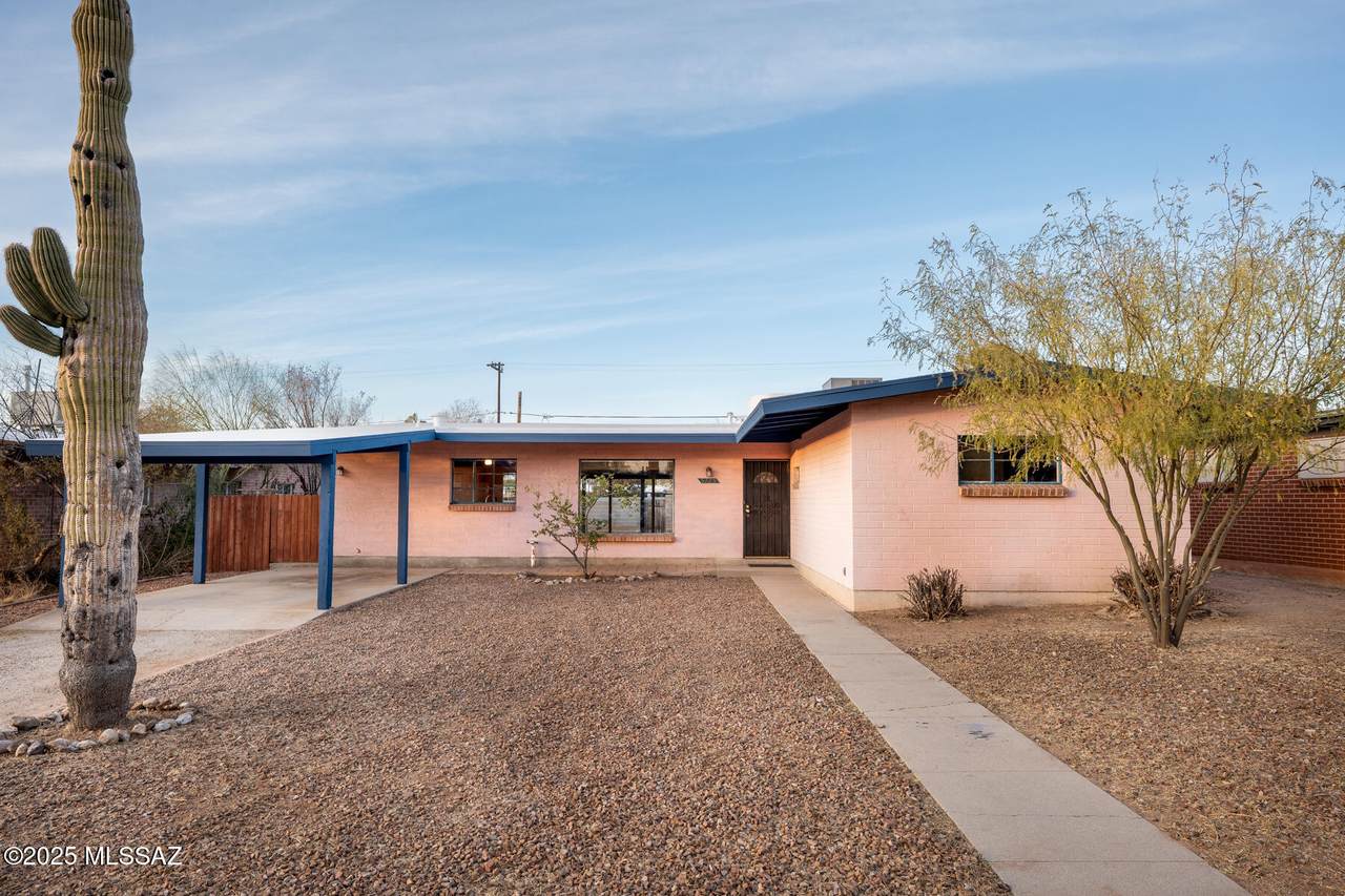 5725 4th Street - Photo 1