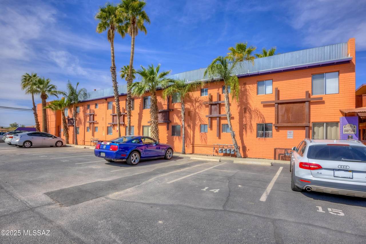 55 Cherry Avenue - Photo 1