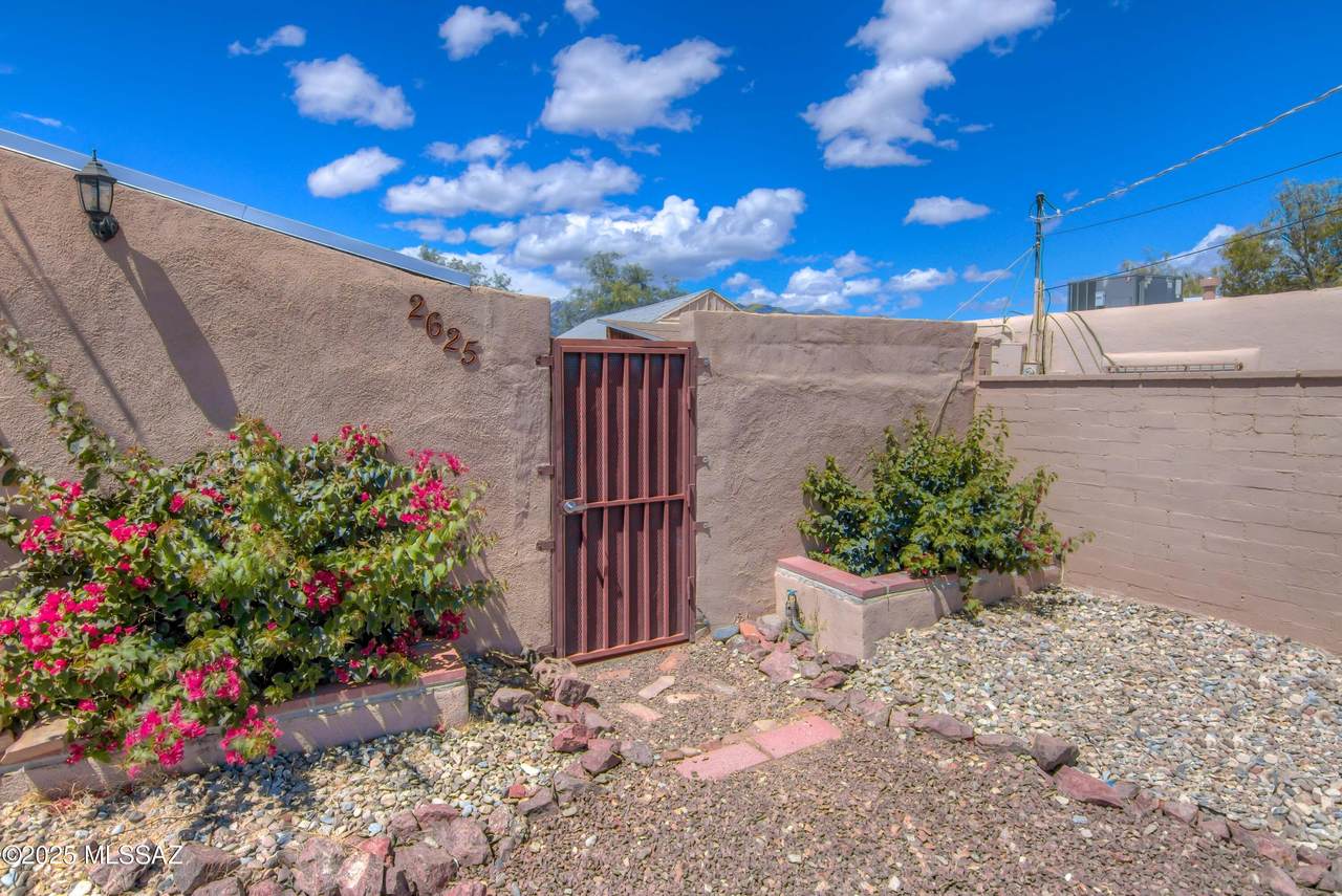 2625 Prince Road - Photo 1