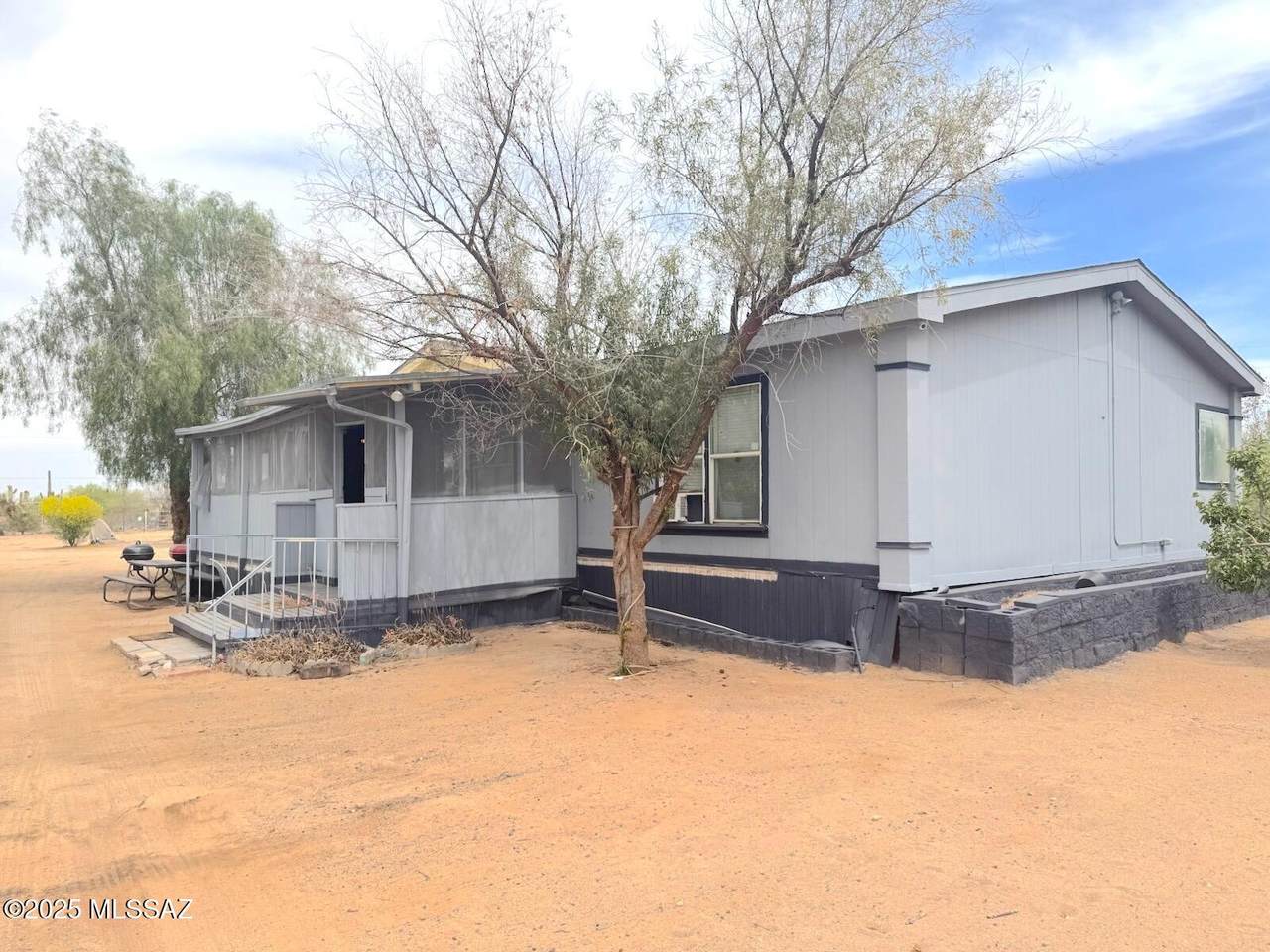 11300 Ina Road - Photo 1