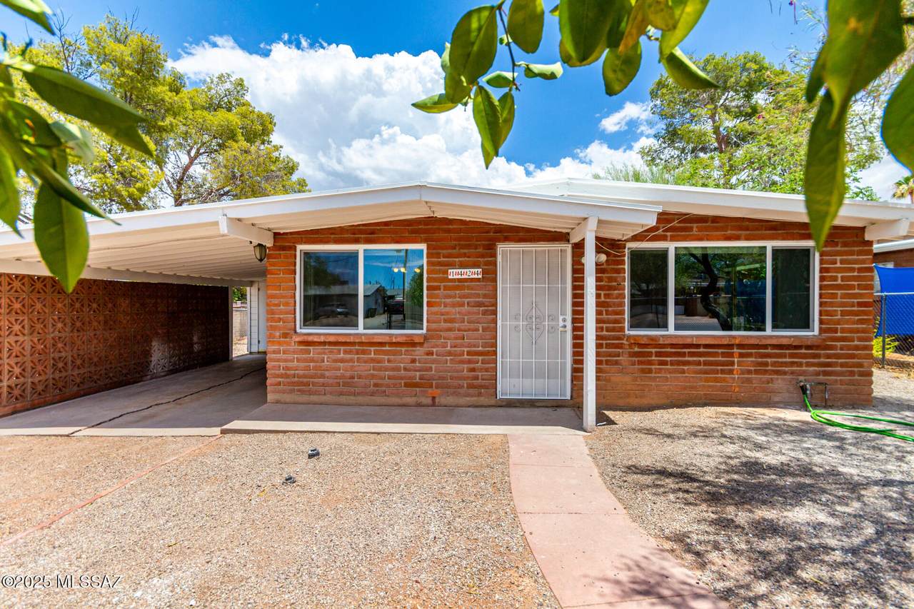 1424 Bryant Avenue - Photo 1